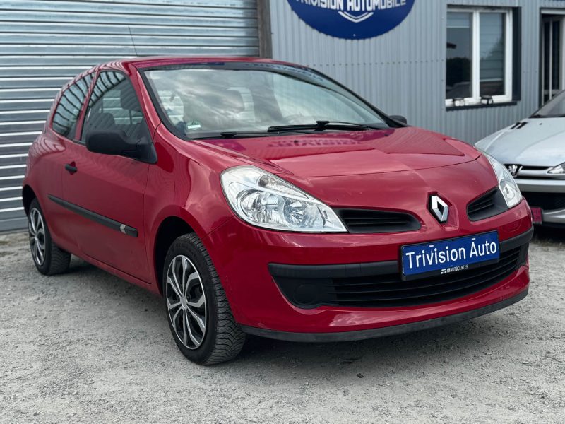 RENAULT CLIO 1.2 ESSENCE 75CH 2006