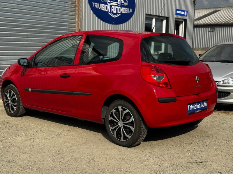 RENAULT CLIO 1.2 ESSENCE 75CH 2006