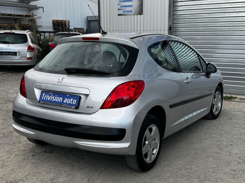 PEUGEOT 207 1.4 75 CH URBAN MOVE 