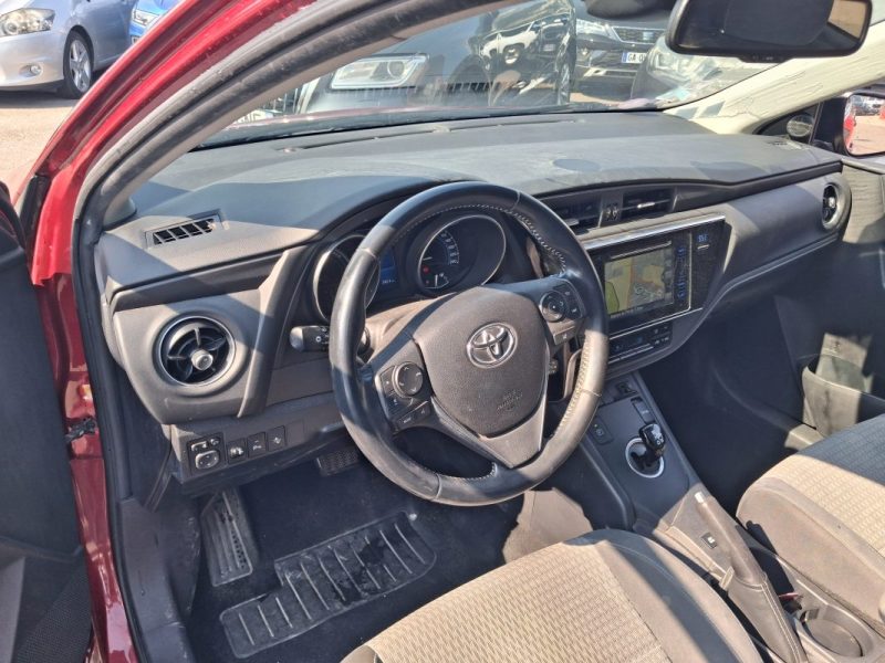 TOYOTA AURIS 136H COLLECTION ENTRETIEN TOYOTA DISPO 