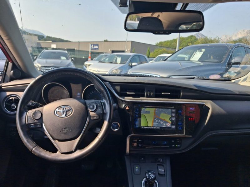 TOYOTA AURIS 136H COLLECTION ENTRETIEN TOYOTA DISPO 
