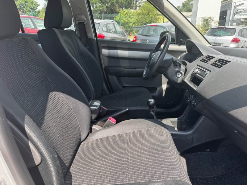 SUZUKI SWIFT 1.3 68 KW / 92 CH COMFORT 2007