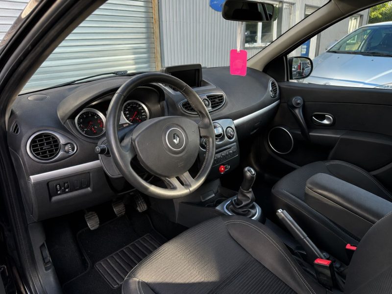 RENAULT CLIO 1.2 16V 75 CH 20E ANNIVERSAIRE 2011