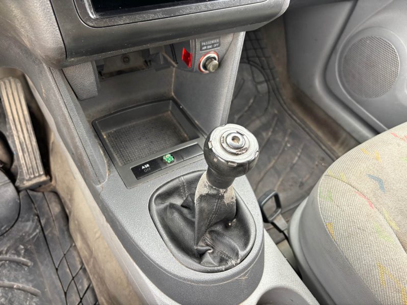 VOLKSWAGEN CADDY VAN SDI 70 2004