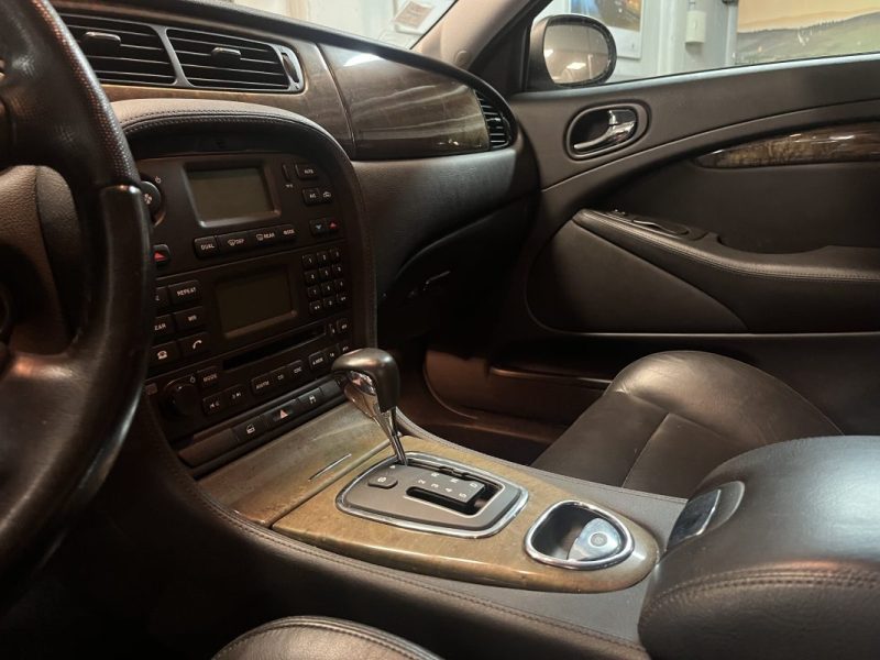 JAGUAR S-TYPE 4.2 V8 R