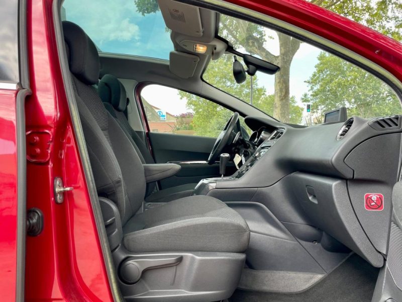 PEUGEOT 5008 1.6 e-HDI 112 ALLURE BMP6 