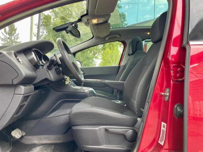 PEUGEOT 5008 1.6 e-HDI 112 ALLURE BMP6 