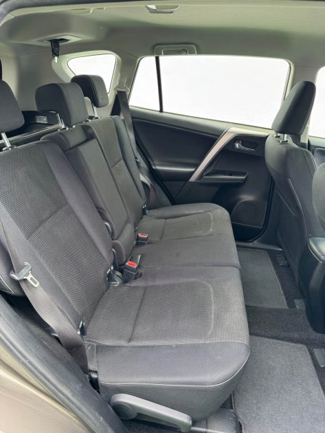 TOYOTA RAV4 143 D-4D 2WD ACTIVE/SUIVI COMPLET TOYOTA/ GARANTIE 6 MOIS