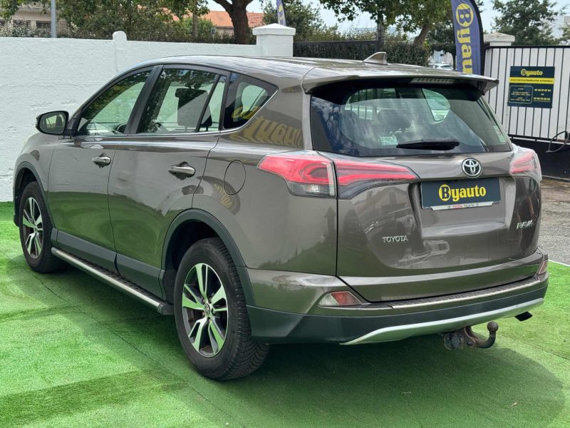 TOYOTA RAV4 143 D-4D 2WD ACTIVE/SUIVI COMPLET TOYOTA/ GARANTIE 6 MOIS