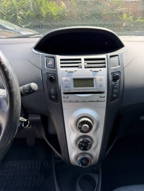 TOYOTA YARIS 1.3 BASICS 2008 - 79 101Kms - Distrib ok - Climatisation - SUIVIT TOYOTAARIS