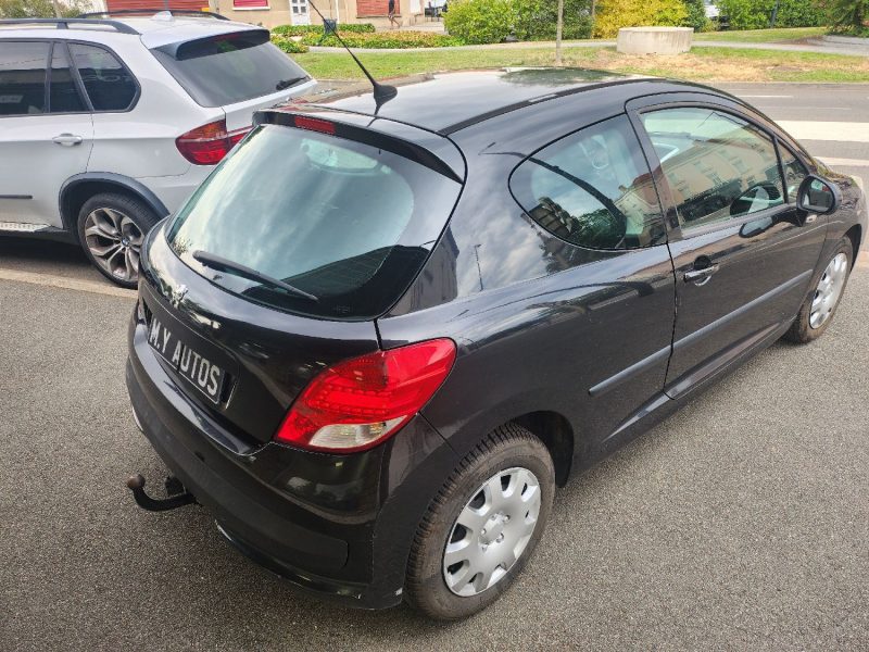 PEUGEOT 207 1.4L i 73 ch