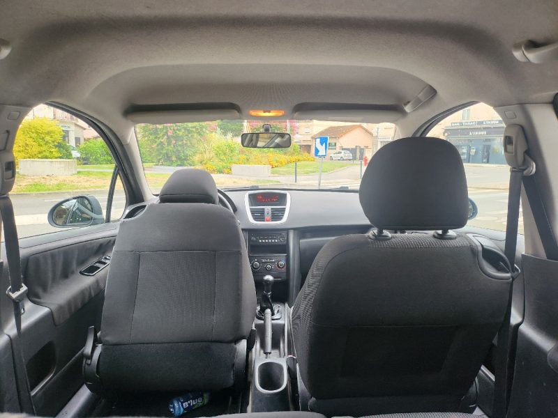 PEUGEOT 207 1.4L i 73 ch