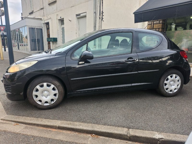PEUGEOT 207 1.4L i 73 ch