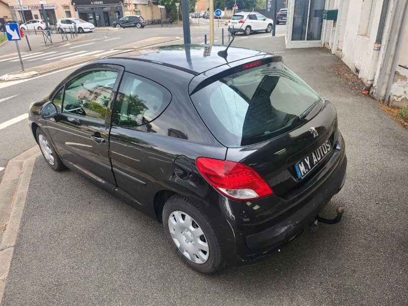 PEUGEOT 207 1.4L i 73 ch