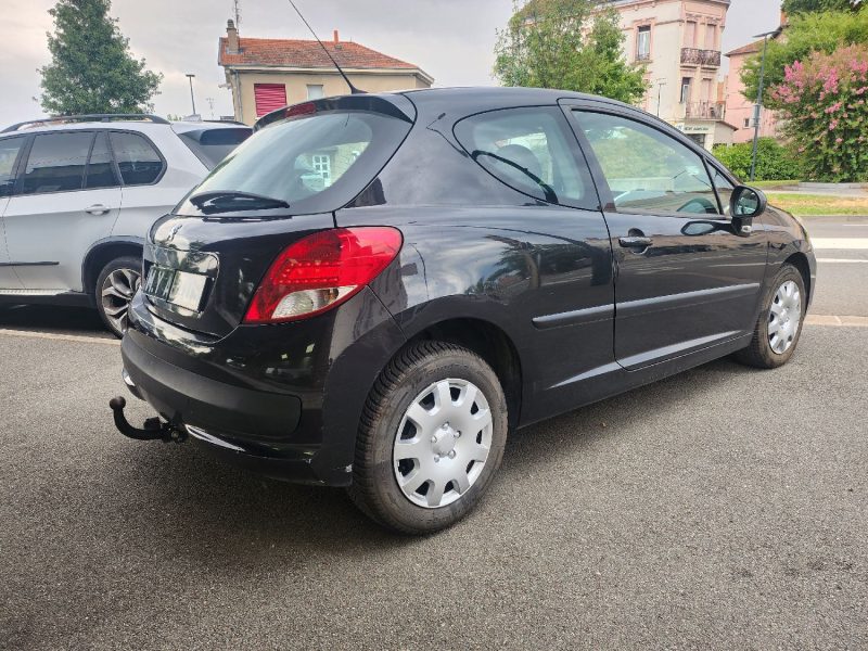 PEUGEOT 207 1.4L i 73 ch