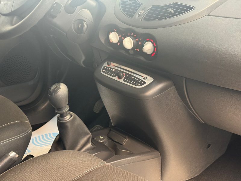 RENAULT TWINGO II GARANTIE 12 MOIS 1.2 LEV 75ch YAHOO! ECO2 1ERE MAIN 16000KMS HISTORIQUE COMPLET 