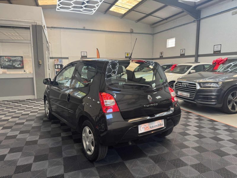 RENAULT TWINGO II GARANTIE 12 MOIS 1.2 LEV 75ch YAHOO! ECO2 1ERE MAIN 16000KMS HISTORIQUE COMPLET 