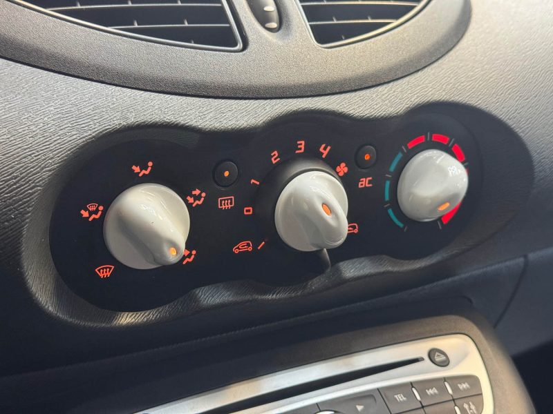 RENAULT TWINGO II GARANTIE 12 MOIS 1.2 LEV 75ch YAHOO! ECO2 1ERE MAIN 16000KMS HISTORIQUE COMPLET 
