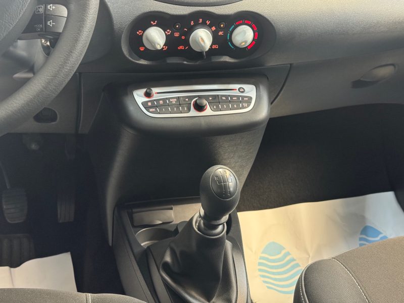 RENAULT TWINGO II GARANTIE 12 MOIS 1.2 LEV 75ch YAHOO! ECO2 1ERE MAIN 16000KMS HISTORIQUE COMPLET 