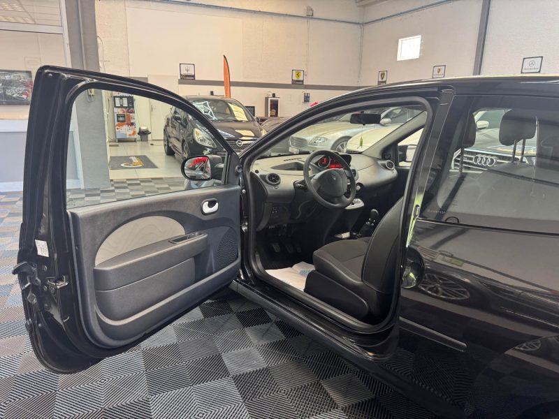 RENAULT TWINGO II GARANTIE 12 MOIS 1.2 LEV 75ch YAHOO! ECO2 1ERE MAIN 16000KMS HISTORIQUE COMPLET 