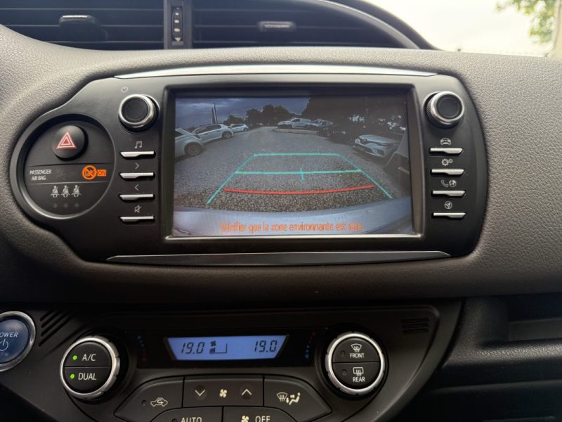 TOYOTA YARIS 100H HYBRIDE BUSINESS 2019