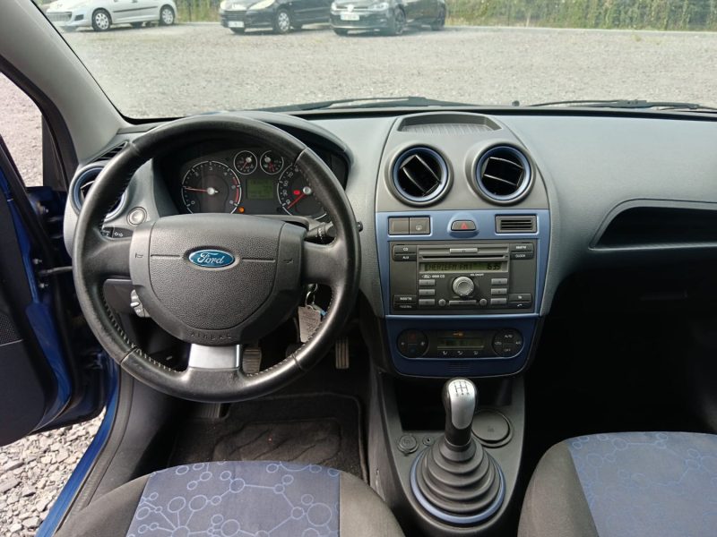 FORD FIESTA 1.4 TDCI 68 cv SENSO PLUS / CLIM / DISTRIBUTION A JOUR