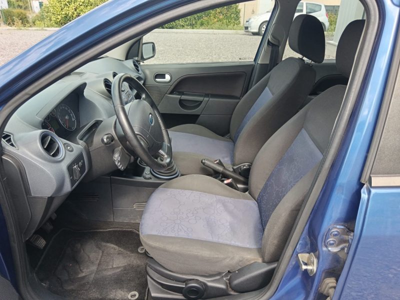 FORD FIESTA 1.4 TDCI 68 cv SENSO PLUS / CLIM / DISTRIBUTION A JOUR