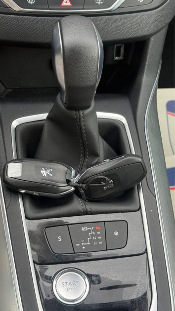 PEUGEOT 308 II 1.2 E-THP  130 Cv  ALLURE EAT6
