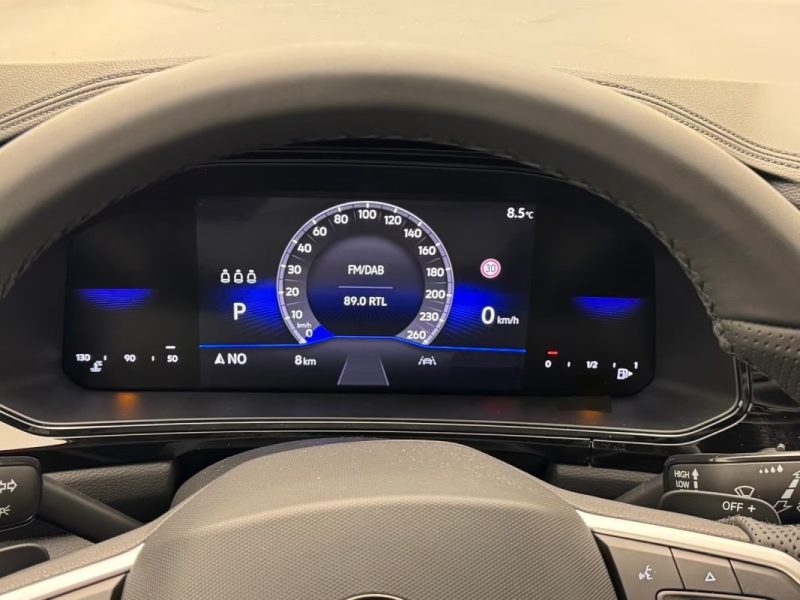 VOLKSWAGEN T-ROC 1.5 TSI DSG R-LINE BUSINESS IQ. ATTELAGE 2025