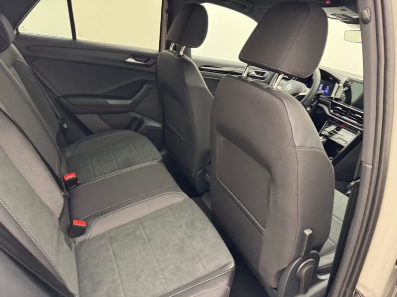VOLKSWAGEN T-ROC 1.5 TSI DSG R-LINE BUSINESS IQ. ATTELAGE 2025