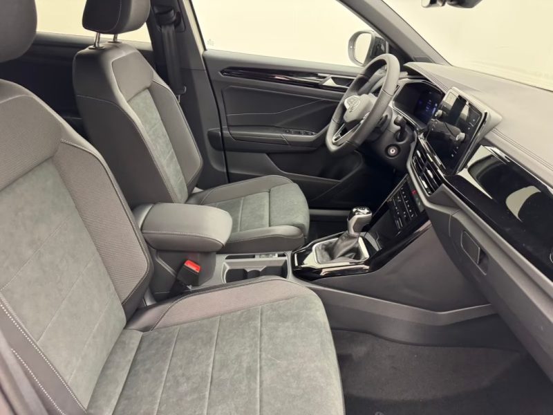 VOLKSWAGEN T-ROC 1.5 TSI DSG R-LINE BUSINESS IQ. ATTELAGE 2025