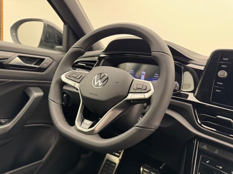 VOLKSWAGEN T-ROC 1.5 TSI DSG R-LINE BUSINESS IQ. ATTELAGE 2025