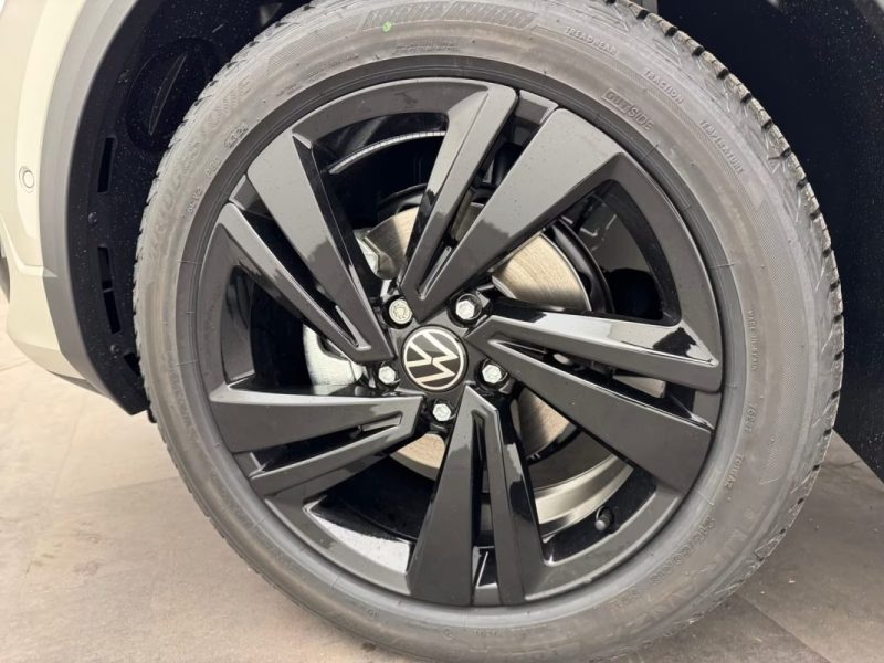 VOLKSWAGEN T-ROC 1.5 TSI DSG R-LINE BUSINESS IQ. ATTELAGE 2025