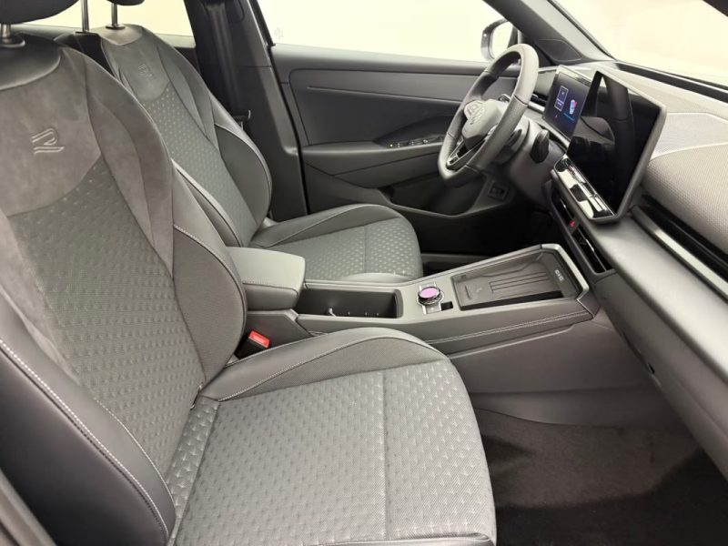 VOLKSWAGEN T-ROC 1.5 ETSI DSG R-LINE – BLACK STYLE – IQ.LIGHT MATRIX LED – JANTES 20\" 2026