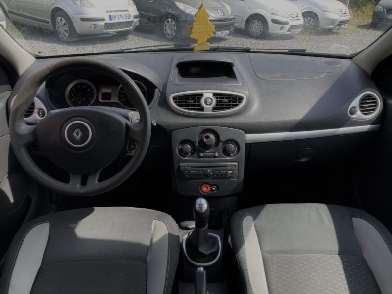 RENAULT CLIO III AUTHENTIQUE 1.2 16V / RÉVISÉE&GARANTIE  2011