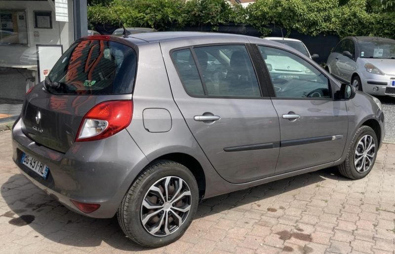 RENAULT CLIO III AUTHENTIQUE 1.2 16V / RÉVISÉE&GARANTIE  2011