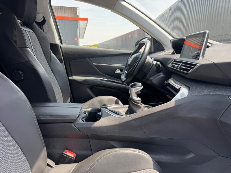PEUGEOT 3008 II 1.2 THP ACCESS 