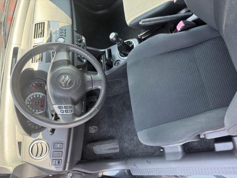 SUZUKI SWIFT 1.3 VVT GL 2010