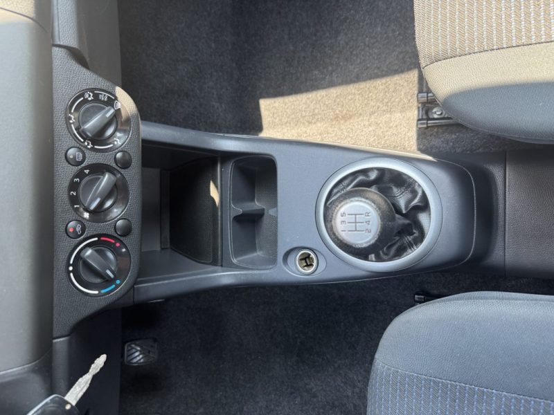 SUZUKI SWIFT 1.3 VVT GL 2010