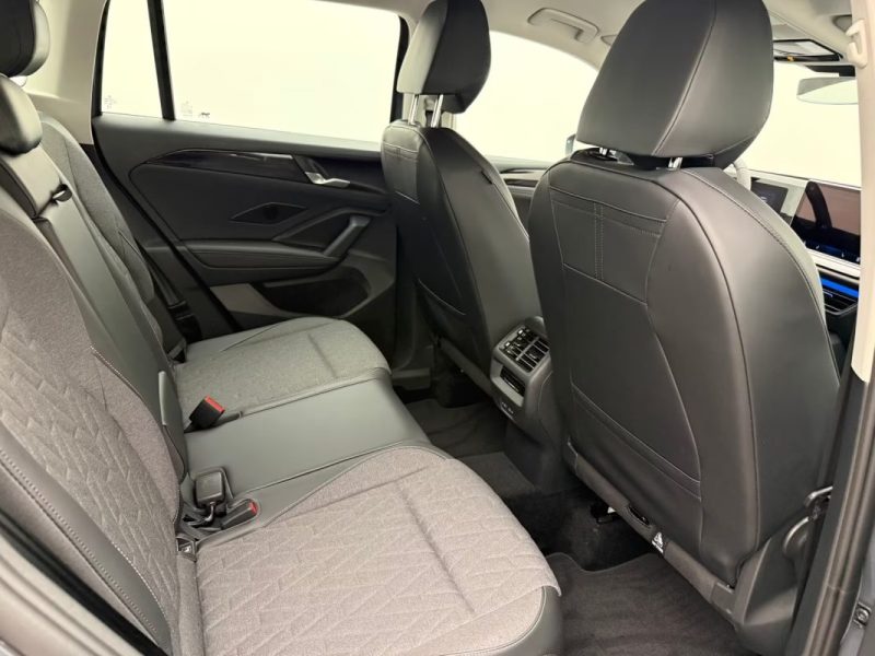 VOLKSWAGEN TIGUAN 1.5 EHYBRID DSG – DISCOVER – DCC – ATTELAGE – CAMÉRA 2025