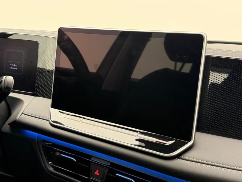 VOLKSWAGEN TIGUAN 1.5 EHYBRID DSG – DISCOVER – DCC – ATTELAGE – CAMÉRA 2025