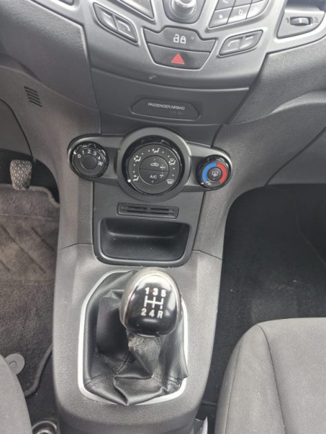 FORD Fiesta - VI Phase  5 portes 1.5  TDCI  75 cv