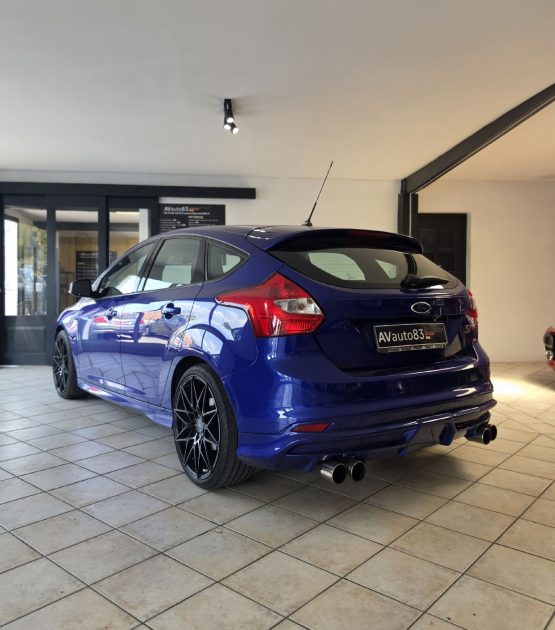 Ford Focus ST 2.0 Ecoboost 250ch MK3 avec toit ouvrant (très rare) Garantie 12 Mois