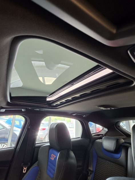 Ford Focus ST 2.0 Ecoboost 250ch MK3 avec toit ouvrant (très rare) Garantie 12 Mois
