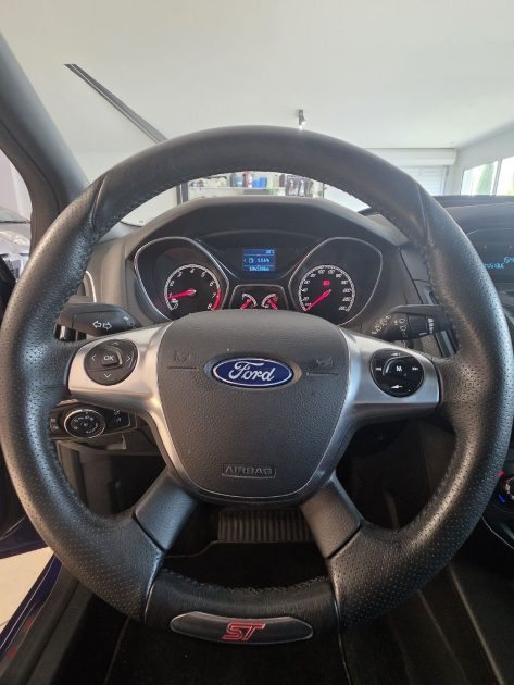 Ford Focus ST 2.0 Ecoboost 250ch MK3 avec toit ouvrant (très rare) Garantie 12 Mois