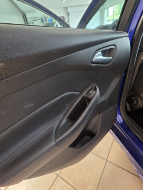 Ford Focus ST 2.0 Ecoboost 250ch MK3 avec toit ouvrant (très rare) Garantie 12 Mois