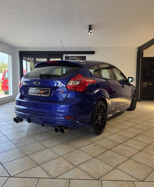 Ford Focus ST 2.0 Ecoboost 250ch MK3 avec toit ouvrant (très rare) Garantie 12 Mois