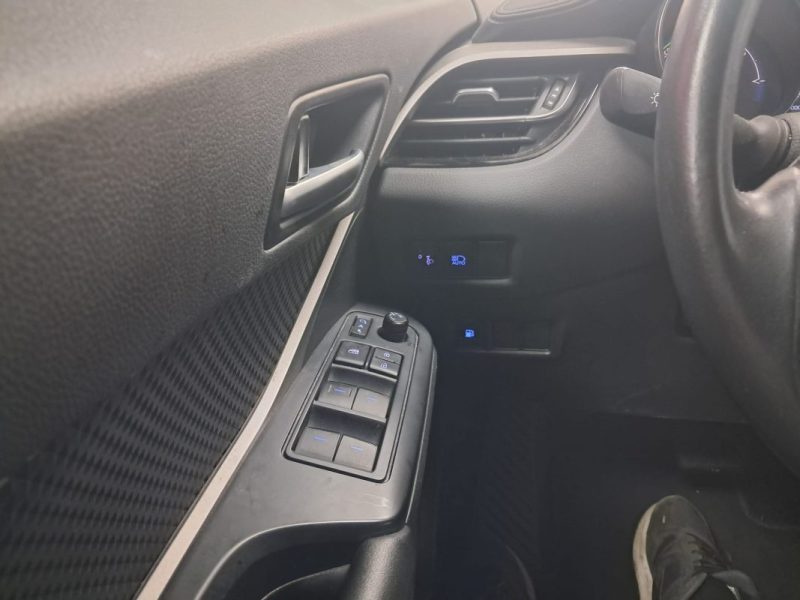 TOYOTA C-HR PHASE 2 SUV HYBRIDE 2.0 DYNAMIC BUSINESS 184cv/1 ERE MAIN/TVA RECUPERABLE