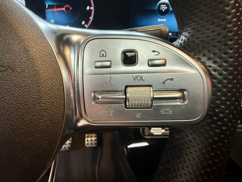 MERCEDES CLASSE A 180 D AMG line TOIT OUVRANT 