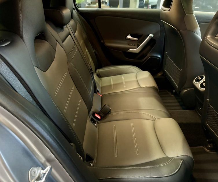MERCEDES CLASSE A 180 D AMG line TOIT OUVRANT 